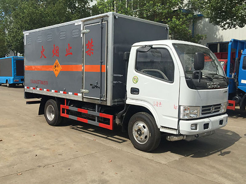 東風4.1m(3.4噸)爆破器材車