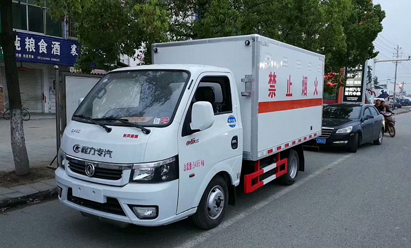 東風(fēng)藍(lán)牌氣體廂式運(yùn)輸車(chē)