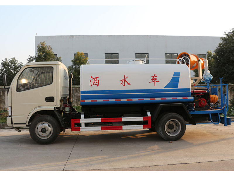 東風多利卡（3方）綠化噴灑車