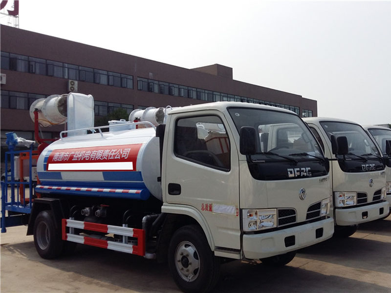 東風(fēng)多利卡（3方）綠化噴灑車