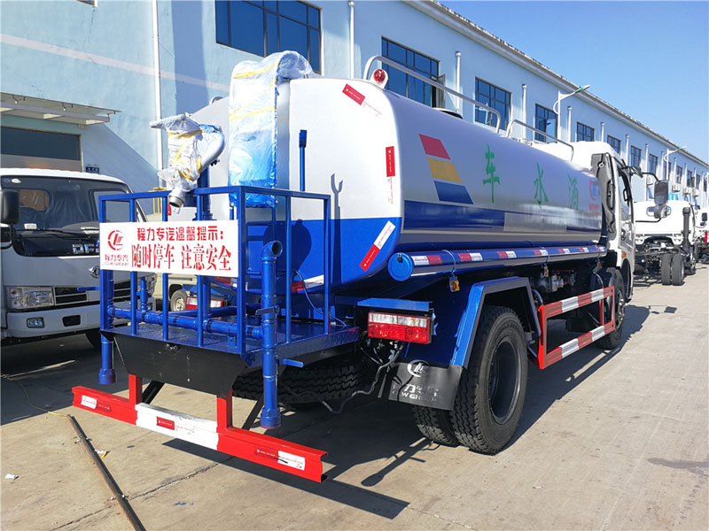 東風(fēng)福瑞卡（10方）綠化噴灑車