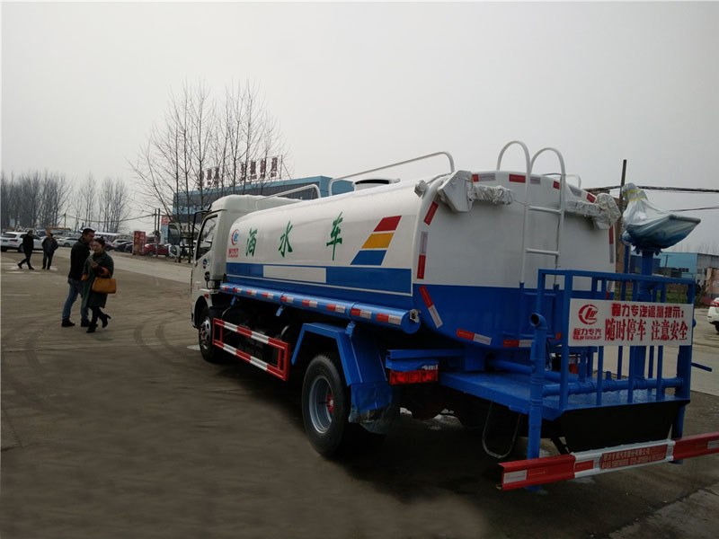 東風多利卡（9.5方）灑水車