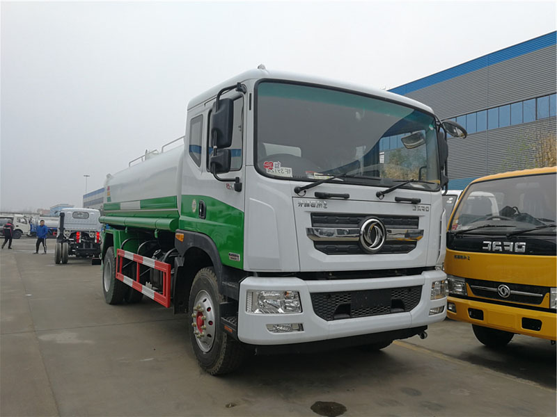 東風多利卡D9（15方）灑水車