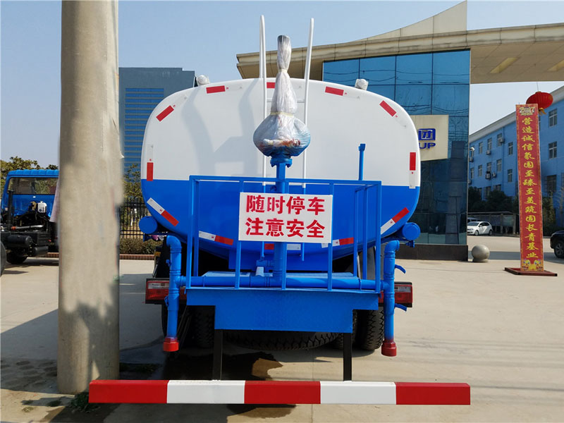 東風(fēng)專用底盤（15方）綠化噴灑車