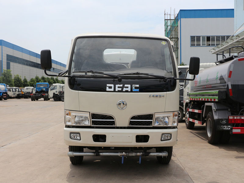 東風(fēng)多利卡（5方）灑水車