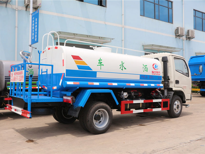 東風(fēng)多利卡（5方）灑水車