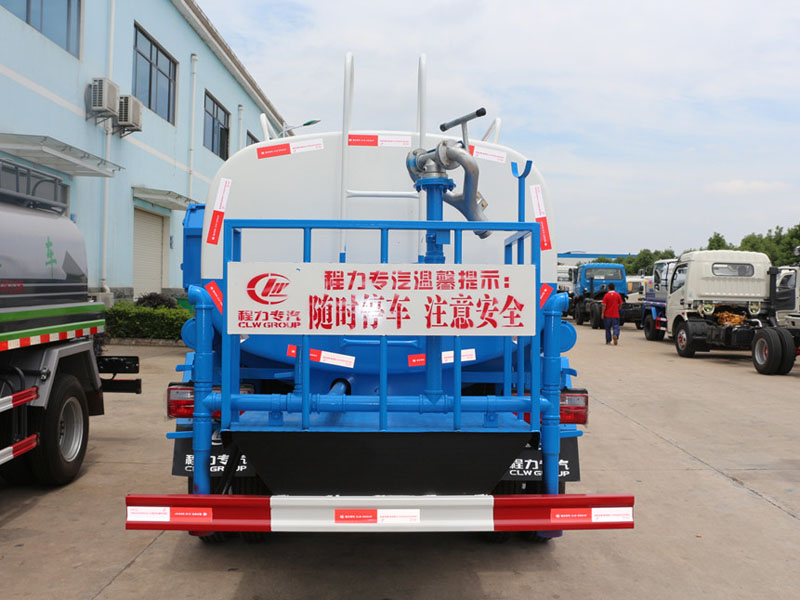 東風(fēng)多利卡（5方）灑水車