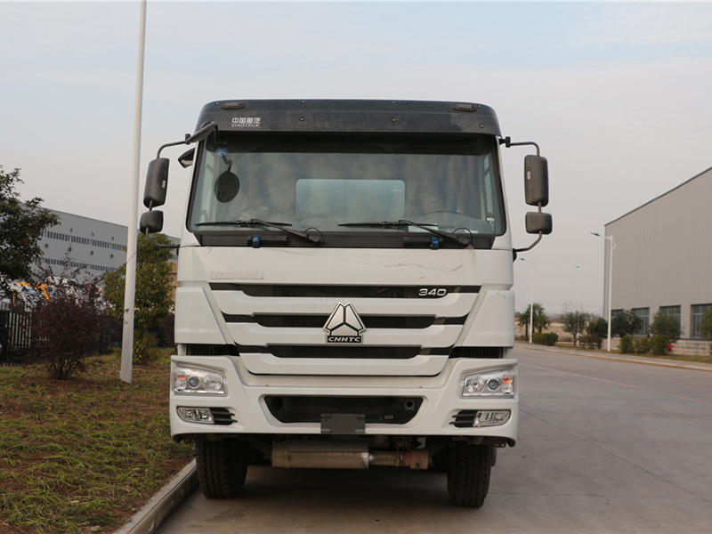 重汽前四后八（30方）運油車