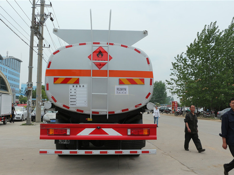 東風天龍前四后八（25方）運油車