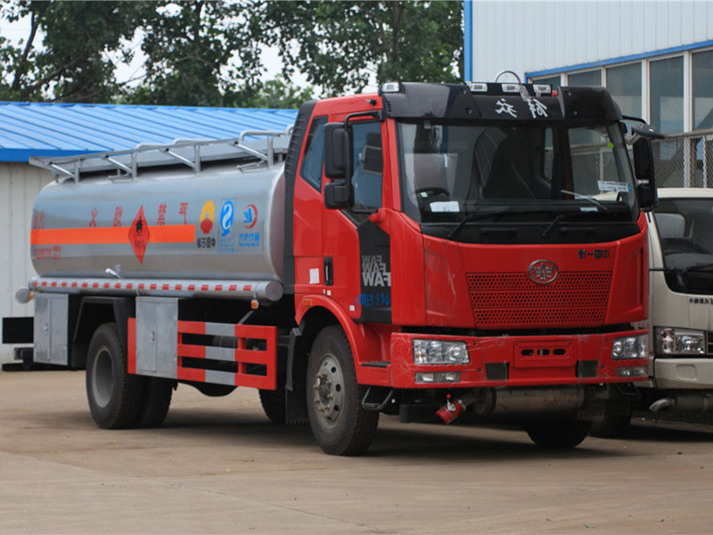 解放J6(15方)運油車