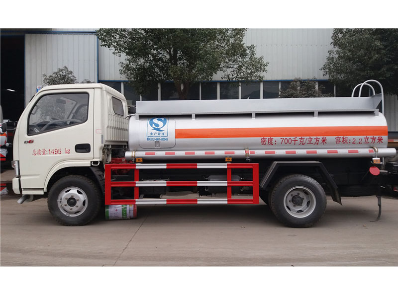 東風(fēng)小多利卡（2.5方）加油車