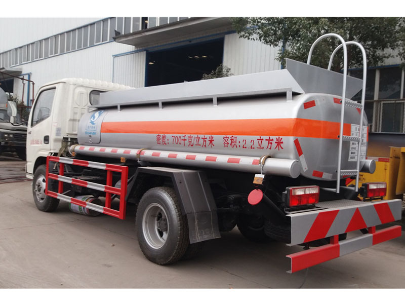 東風(fēng)小多利卡（2.5方）加油車