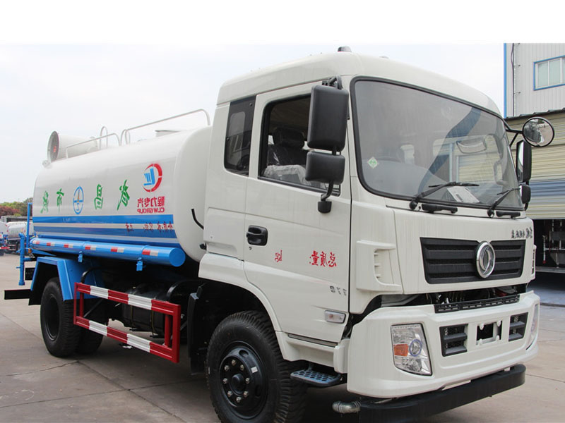 東風專底（12方）霧炮灑水車