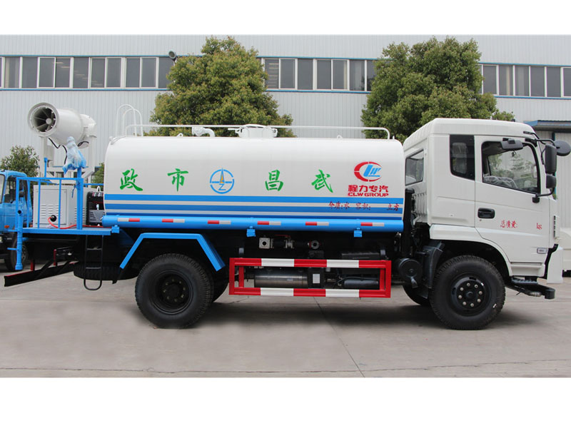 東風專底（12方）霧炮灑水車