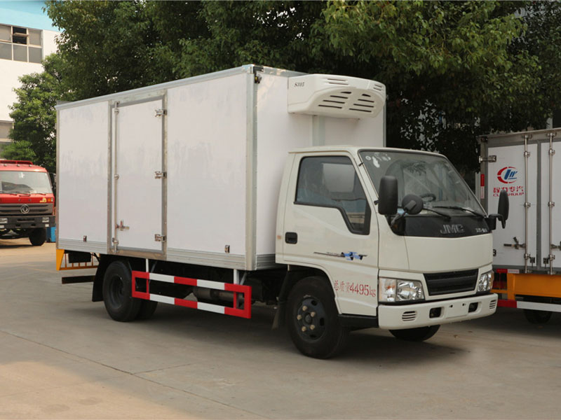 江鈴順達藍牌4.2米貨廂冷藏車