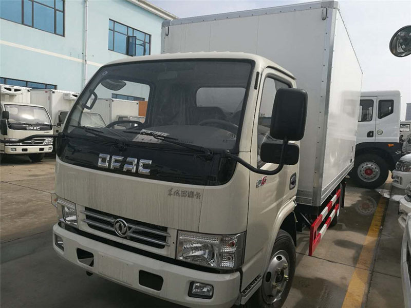 東風小多利卡CLW5040XLC5型冷藏車