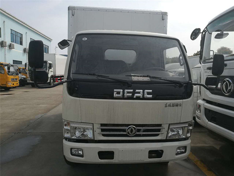 東風小多利卡CLW5040XLC5型冷藏車