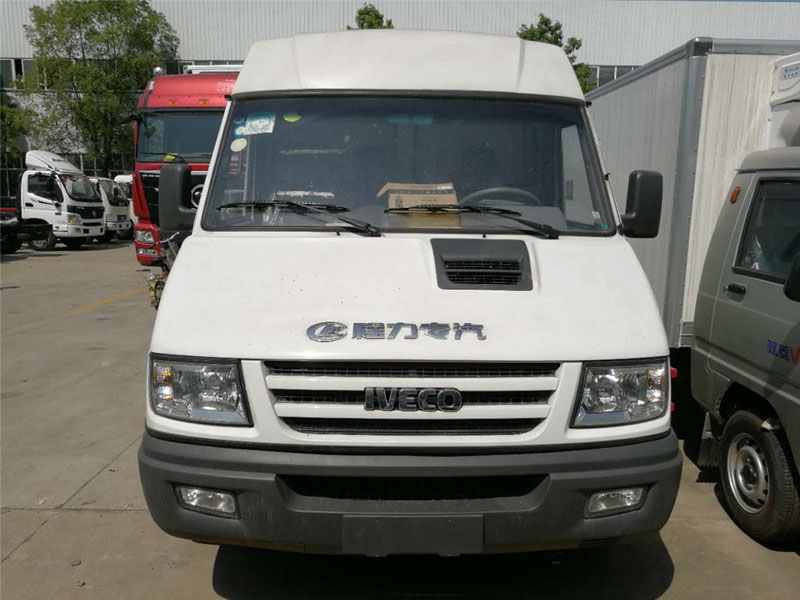 依維柯CLW5040XLCN5型冷藏車