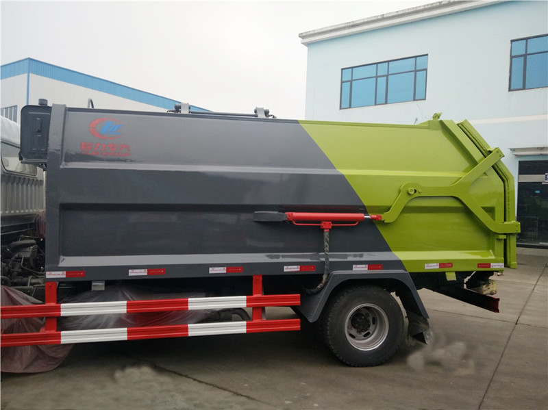 東風大多利卡8方側裝壓縮垃圾車