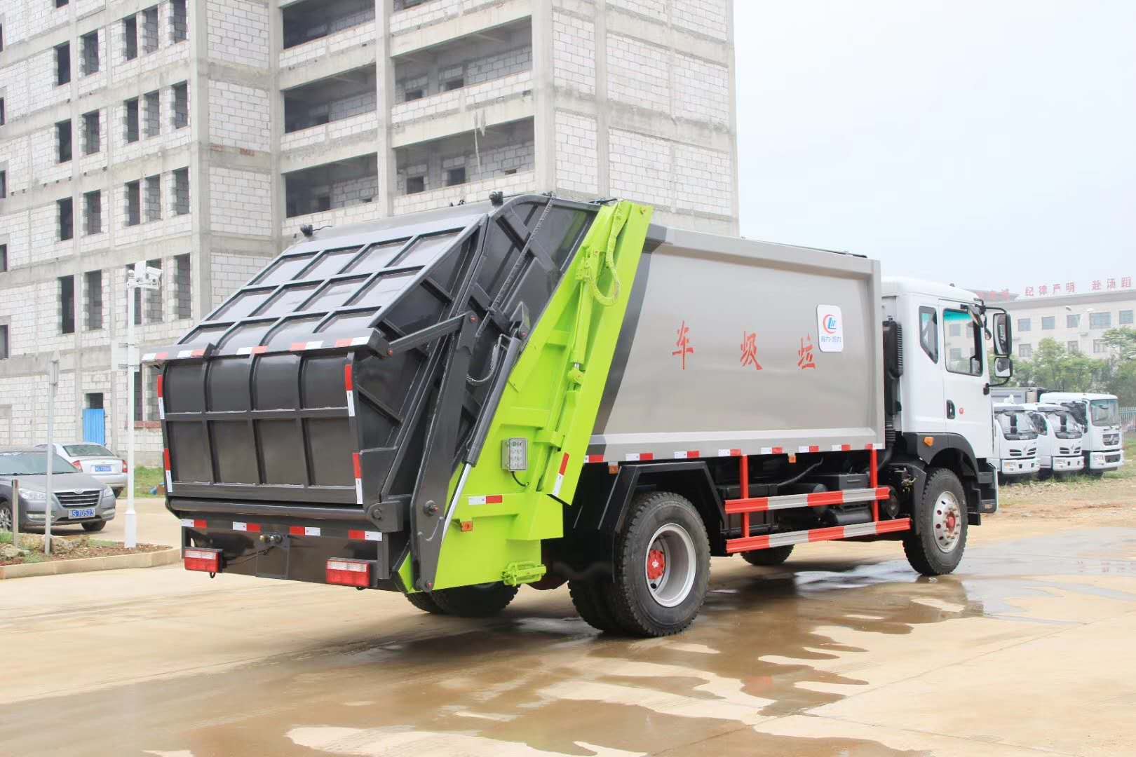 東風D9多利卡12方壓縮垃圾車