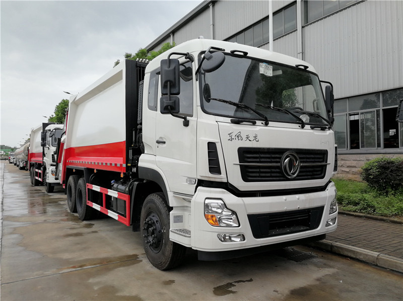 東風(fēng)天龍（18方）壓縮式垃圾車