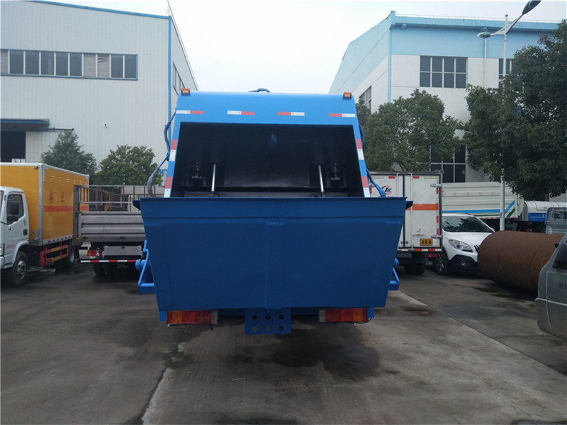 東風御龍后雙輪18方壓縮垃圾車