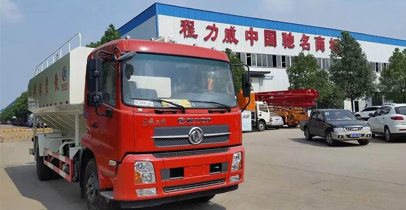 東風天錦CLW5165ZSLD5型散裝飼料運輸車