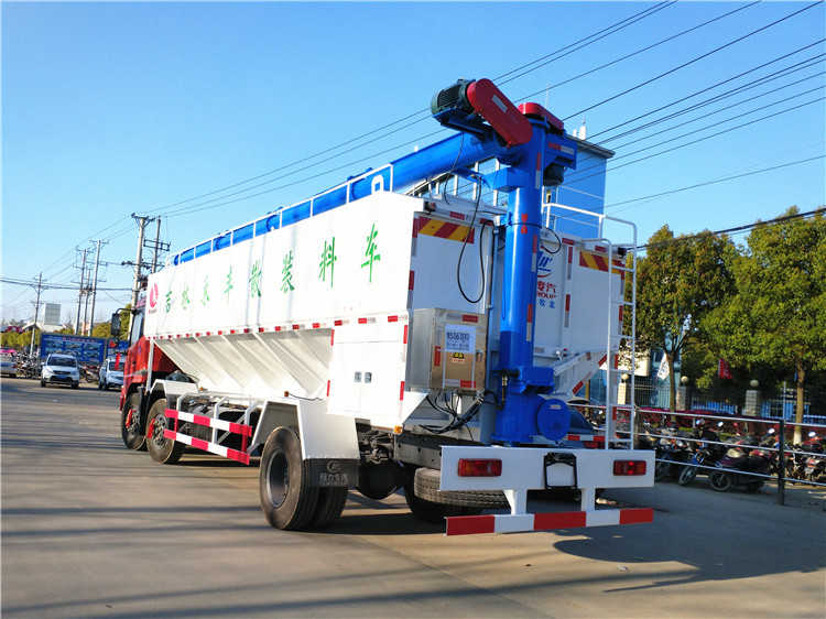 天錦三軸30立方散裝飼料運(yùn)輸車