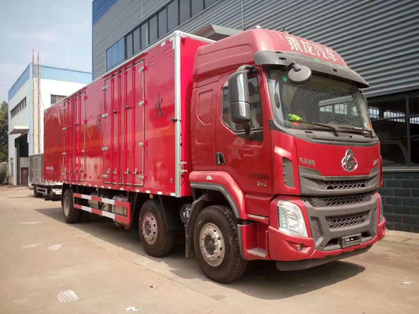 柳汽9.55米雜項危廢運輸車