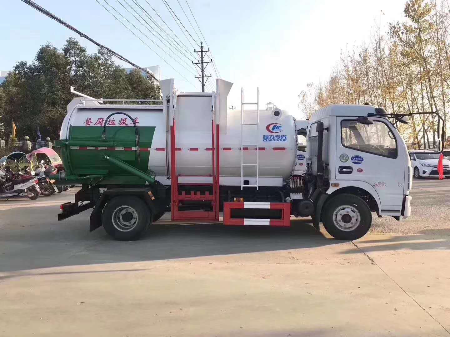 東風(fēng)7噸罐式餐廚垃圾車(chē)