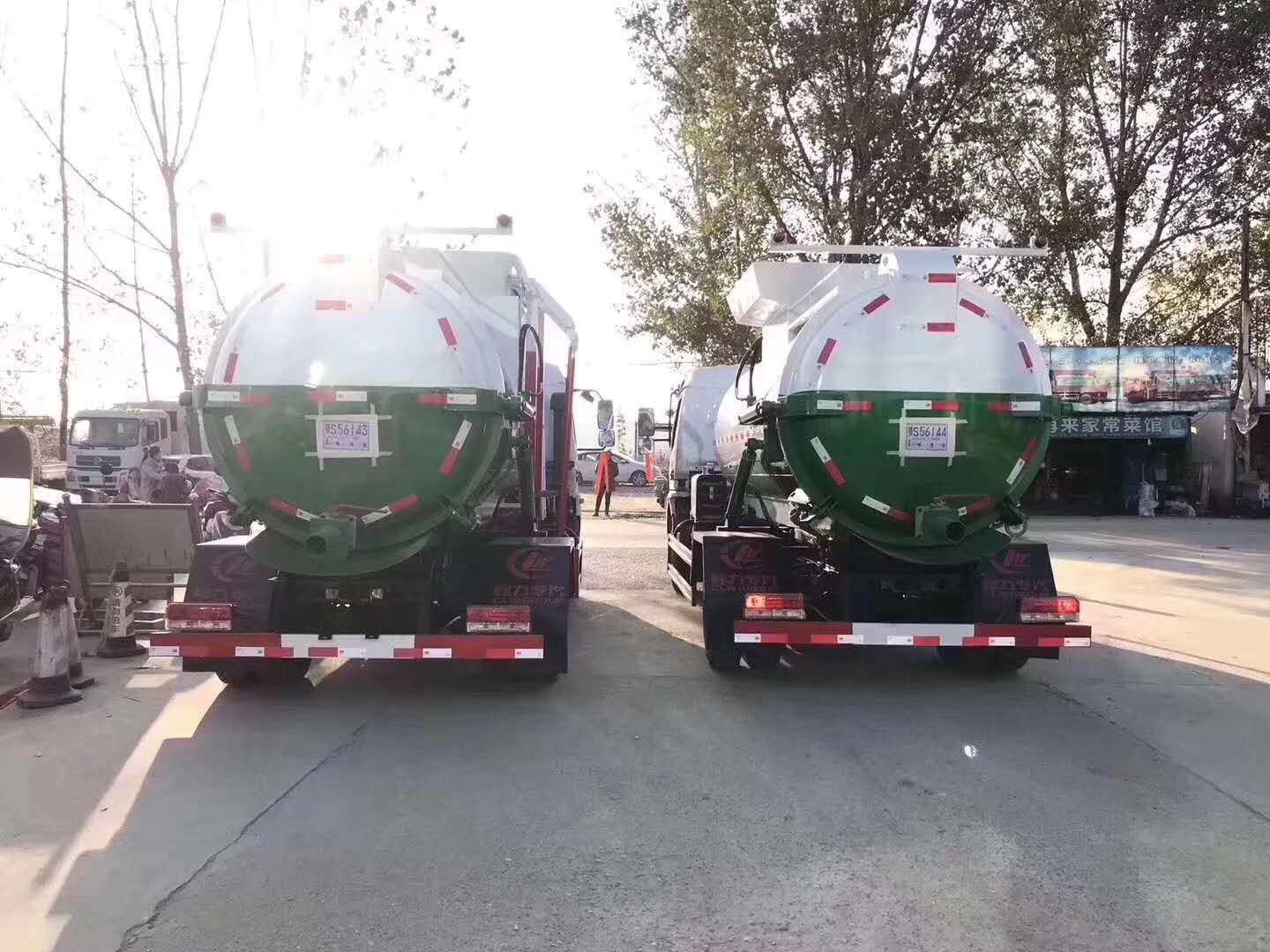 東風(fēng)7噸罐式餐廚垃圾車(chē)