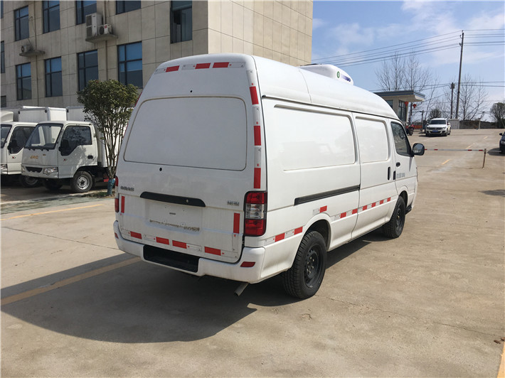 金杯海獅面包冷藏車配置參數