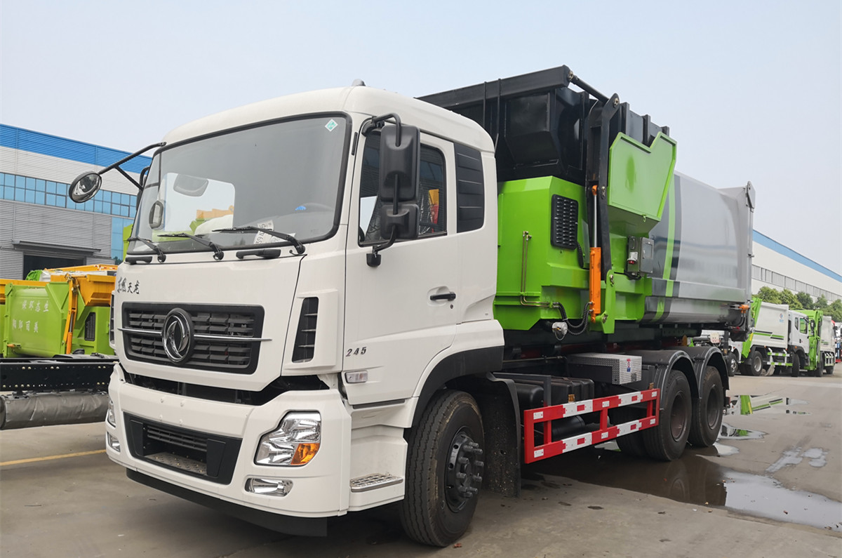 東風天龍勾臂配（18立方）壓縮垃圾箱