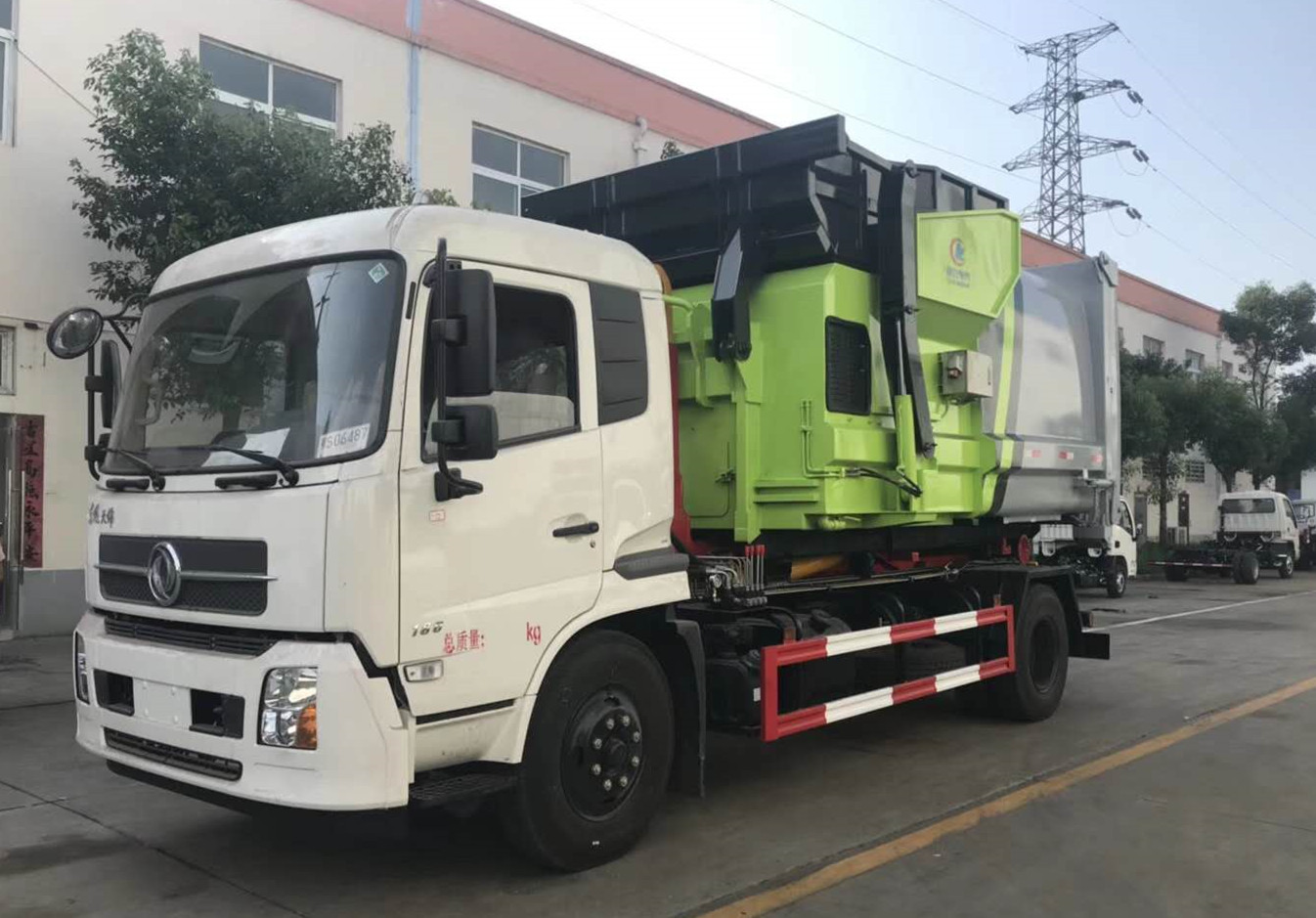 東風(fēng)天錦勾臂配（10立方）壓縮垃圾箱