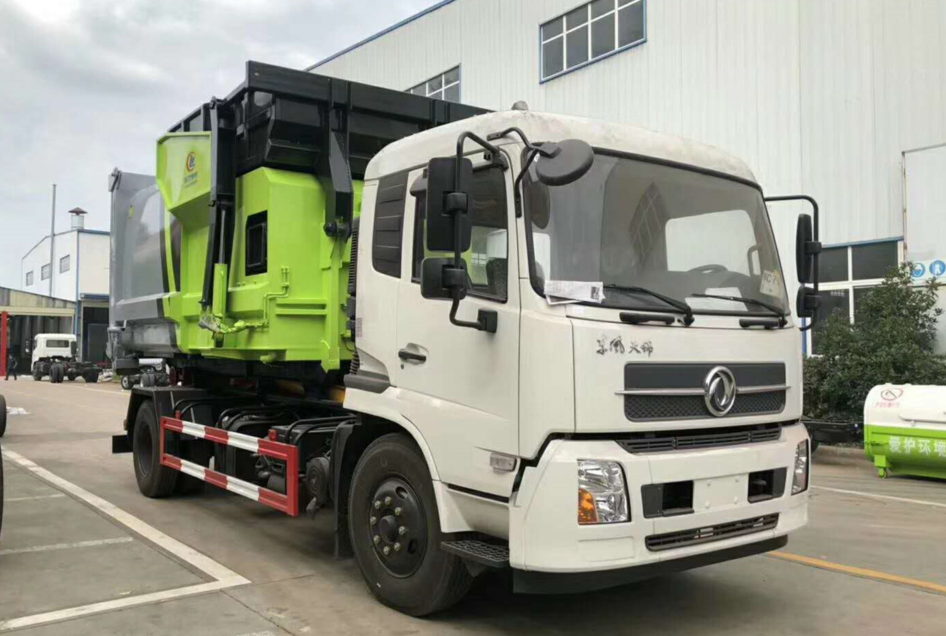 東風天錦勾臂配（10立方）壓縮垃圾箱