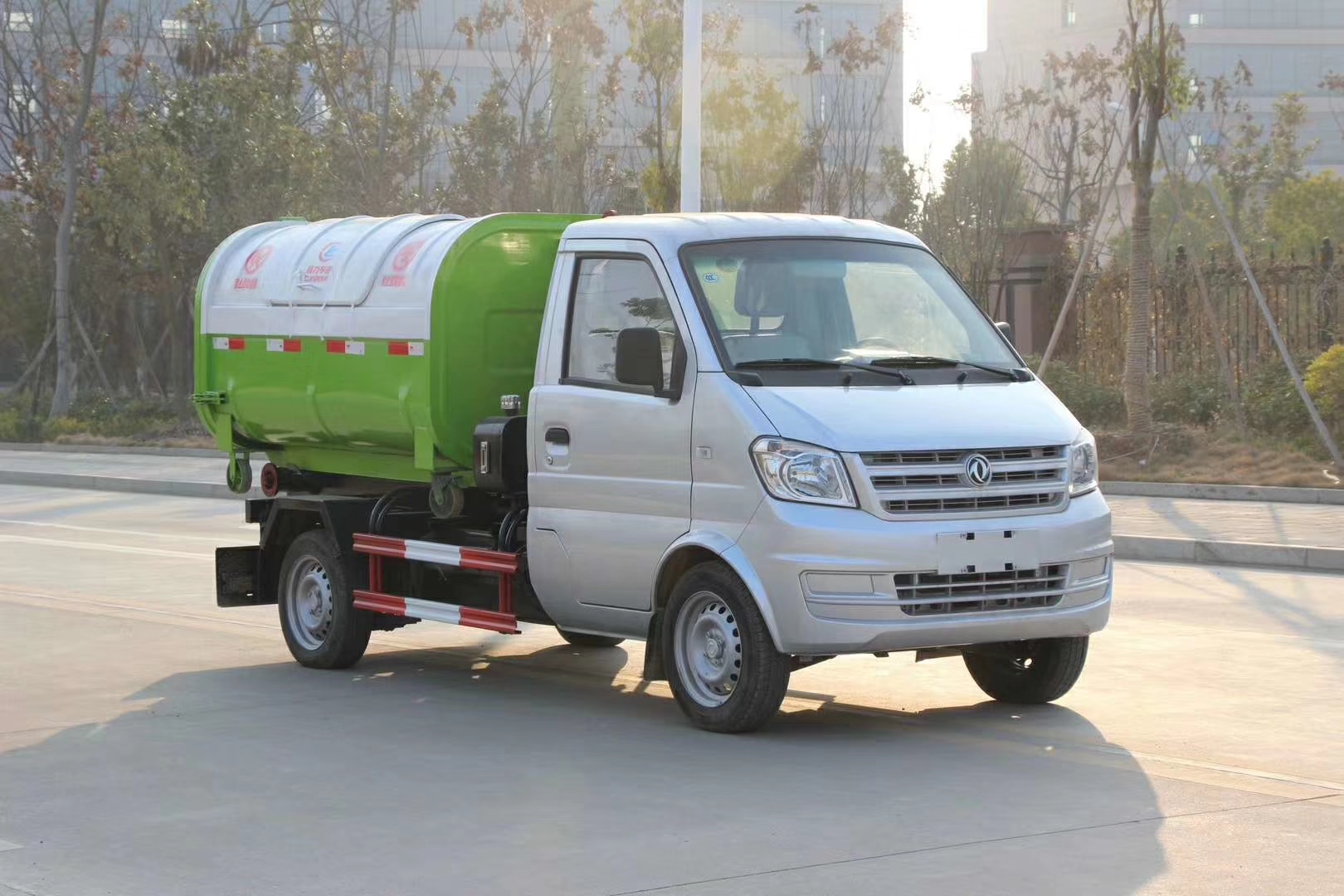 東風(fēng)小康（3立方）勾臂垃圾車