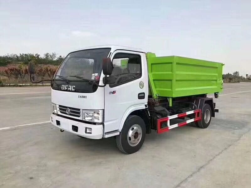 東風(fēng)多利卡（5立方）勾臂垃圾車