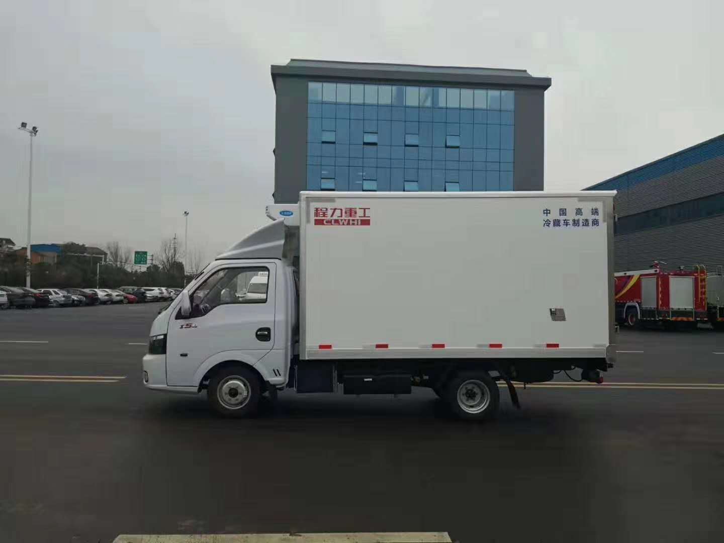 東風途逸3.5米貨廂冷藏車