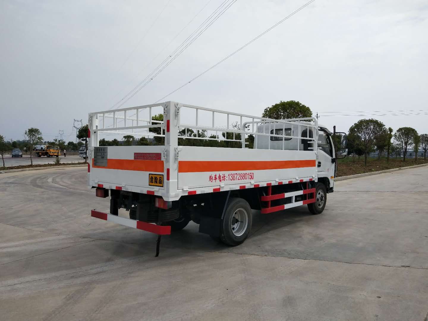 依維柯躍進4.2米藍牌氣瓶運輸車