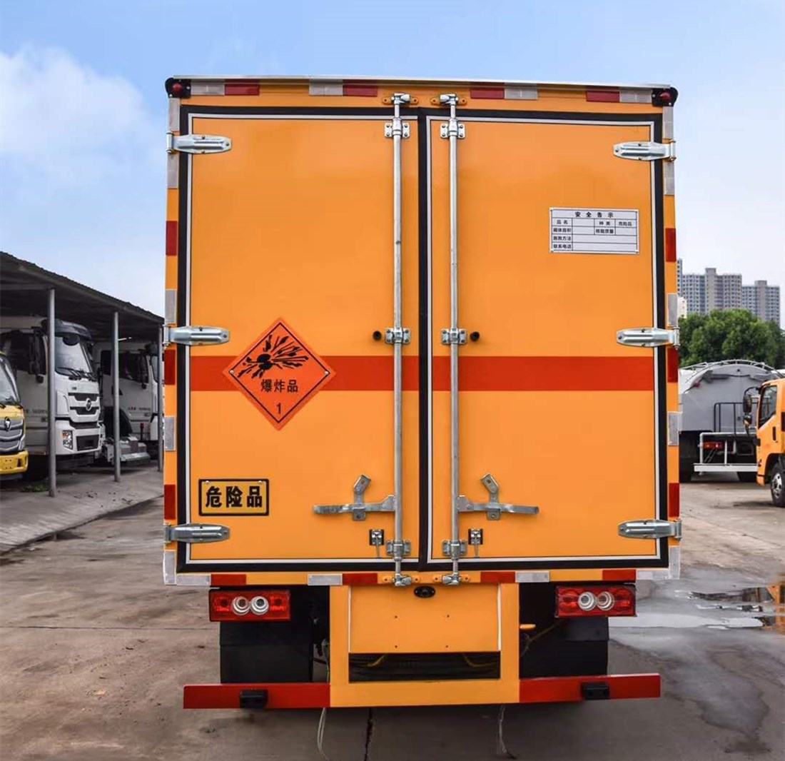 福田M6藍牌爆破器材運輸車