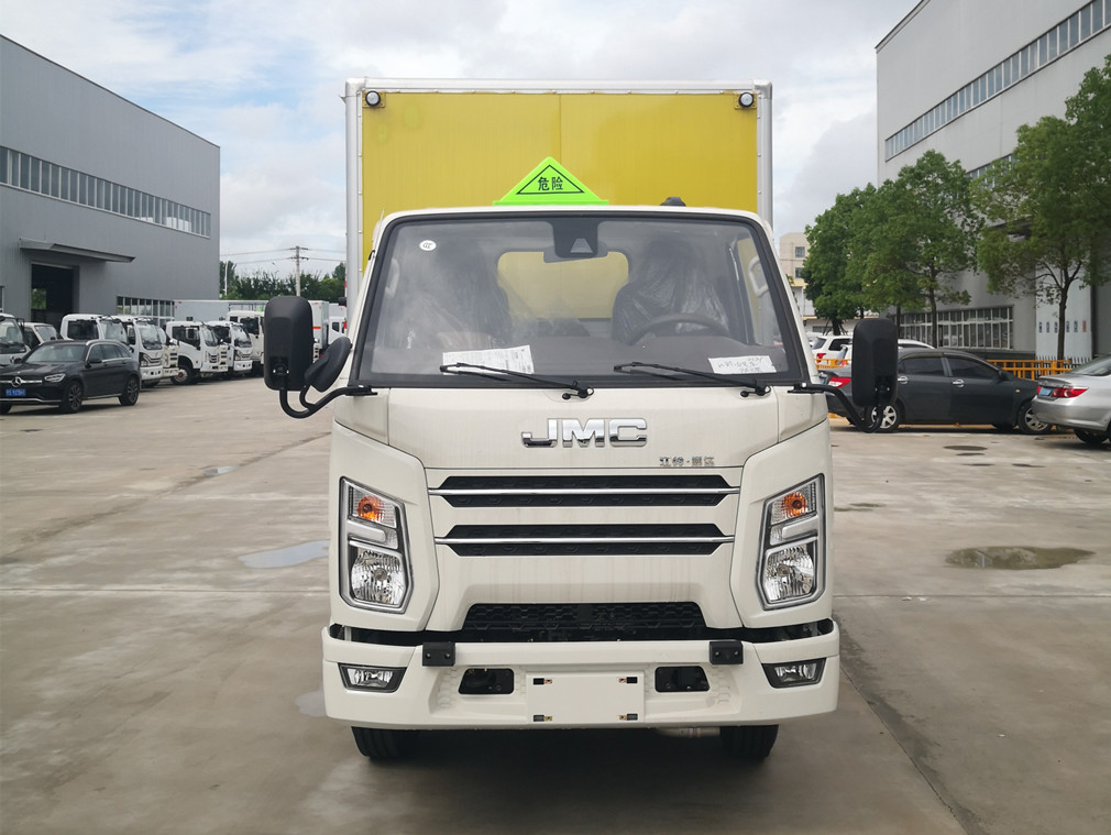 江鈴3.1米貨廂爆破器材運(yùn)輸車(chē)