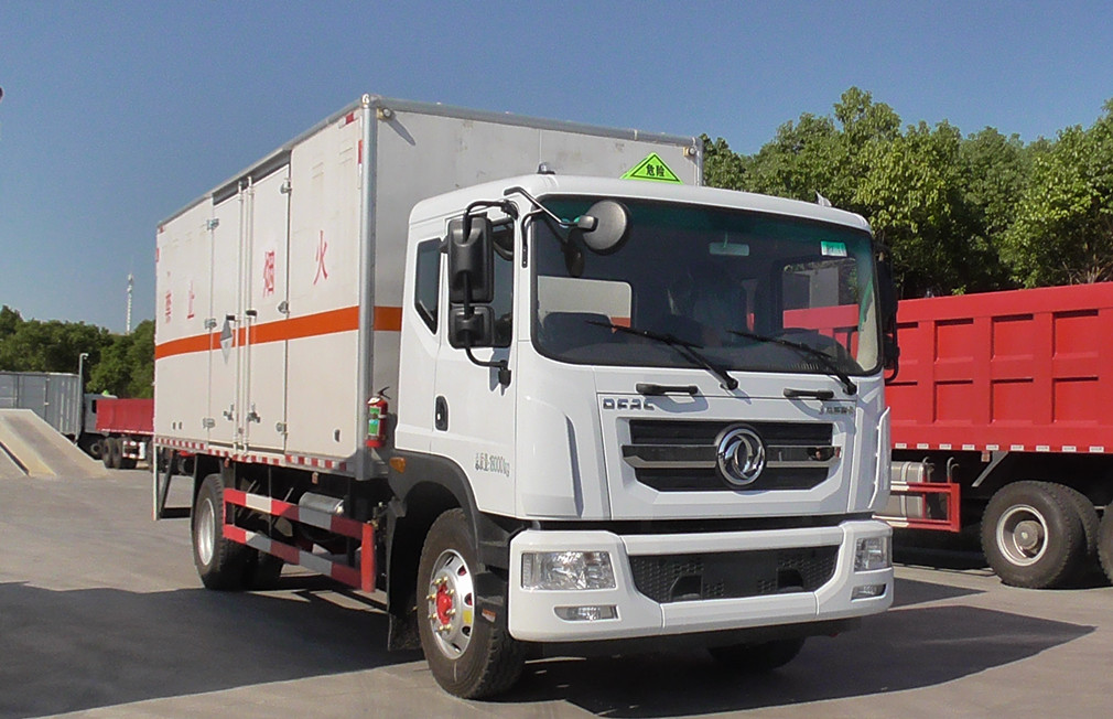 東風多利卡D9九類雜項危險品廂式車