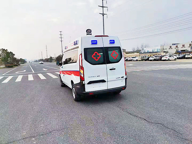 福特全順V362中軸柴油版負壓救護車