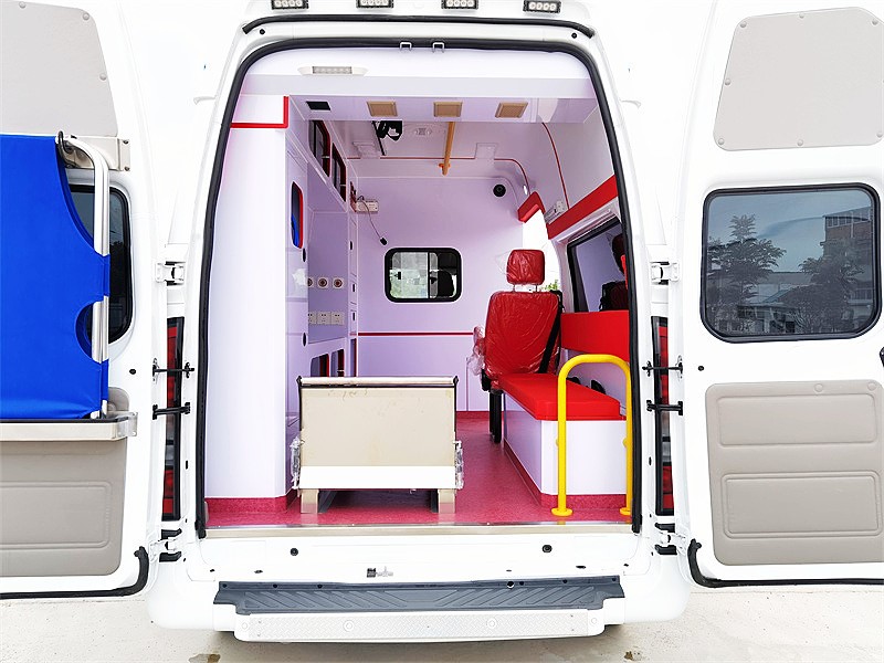 福特新時代長軸高頂負壓救護車