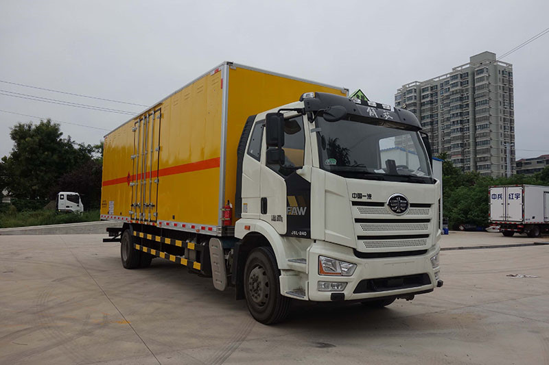 解放8米6爆破器材運輸車