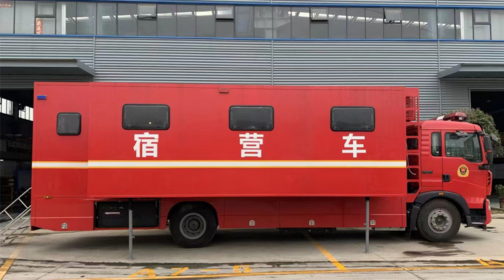 東風天錦6-24人宿營車