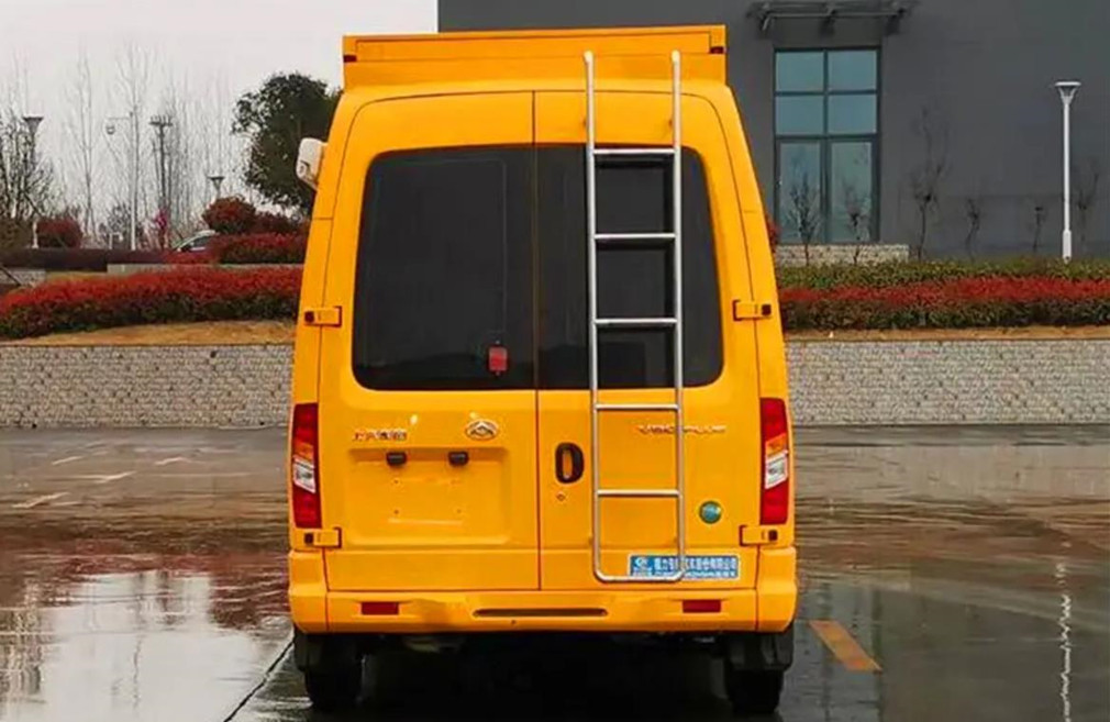 上汽大通7座通訊指揮車