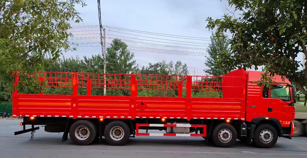 重汽前四后八氣瓶運輸車