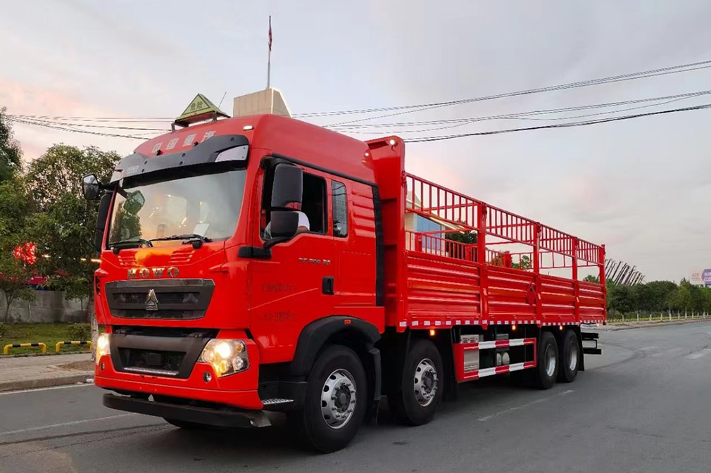 重汽前四后八氣瓶運輸車