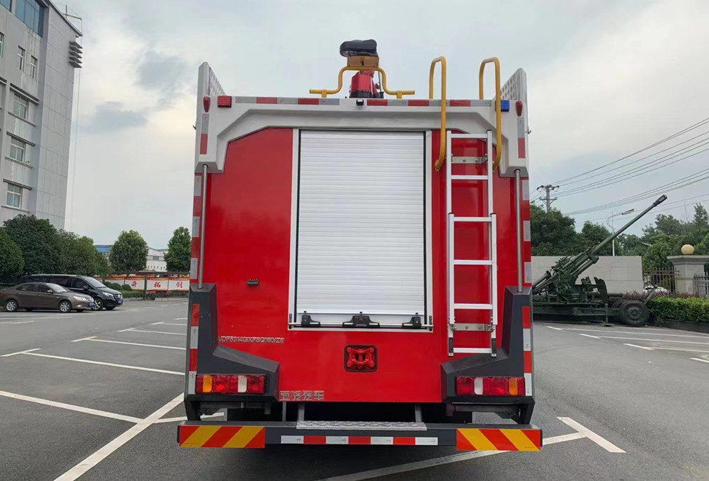 重汽16噸水罐/泡沫消防車